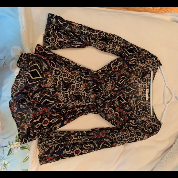 🎉HOST PICK🎉 Abercrombie XS Long sleeve Romper - Picture 1 of 3